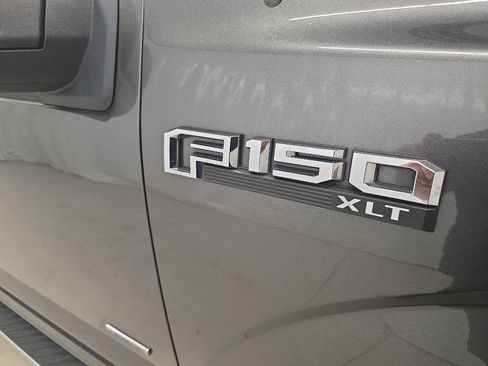 Used 2017 Ford F150 XLT w/ Equipment Group 302A Luxury AWD/4WD image 6