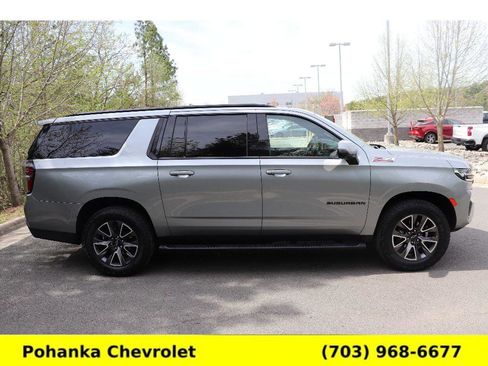 Certified 2024 Chevrolet Suburban Z71 w/ Luxury Package AWD/4WD image 8