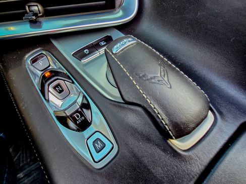 Used 2021 Chevrolet Corvette Stingray Premium Conv w/ Z51 Performance Package image 12