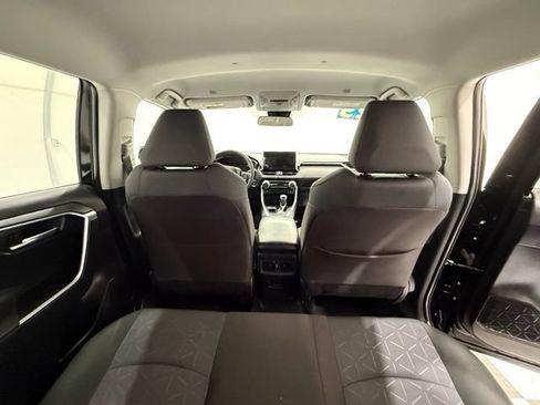 Used 2024 Toyota RAV4 XLE FWD image 27