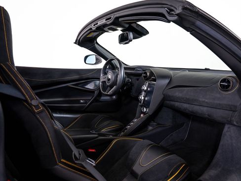 Used 2021 McLaren 720S Performance RWD image 26