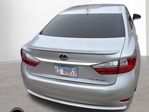 Used 2016 Lexus ES 300h 300h image 5