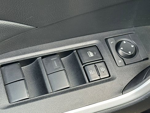 Used 2025 Toyota RAV4 LE image 12