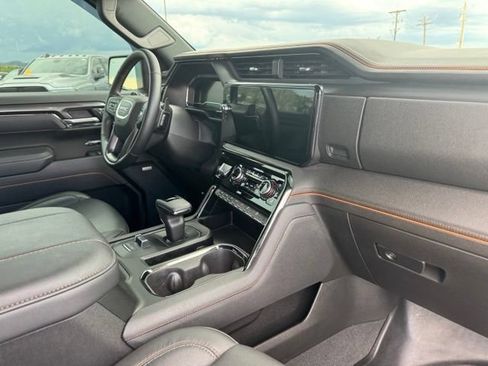 Certified 2025 GMC Sierra 1500 AT4 w/ AT4 Preferred Package AWD/4WD image 30