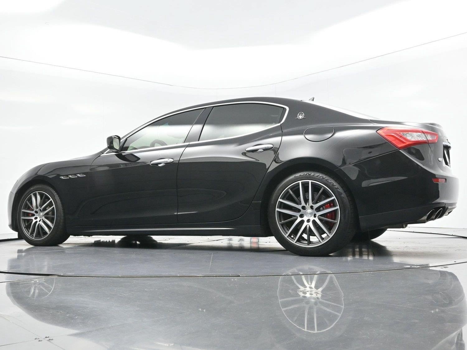 Used 2015 Maserati Ghibli RWD image 48