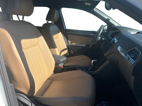 Used 2022 Volkswagen Tiguan SE R-Line image 15