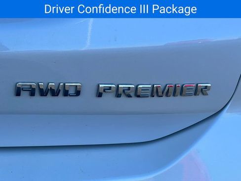 Used 2023 Chevrolet Equinox Premier image 2