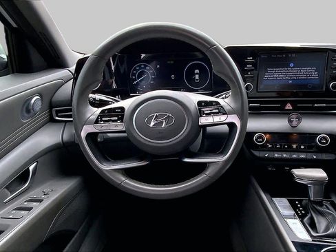 Used 2021 Hyundai Elantra SEL w/ Convenience Package FWD image 6