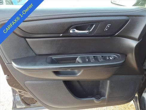 Used 2016 Chevrolet Traverse LT w/ Style and Technology Package image 15