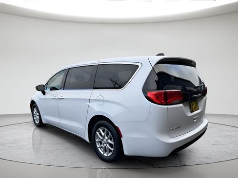 New 2026 Chrysler Voyager LX FWD image 5