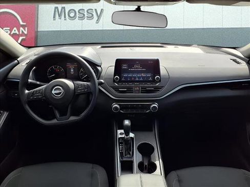 Certified 2025 Nissan Altima 2.5 S image 10