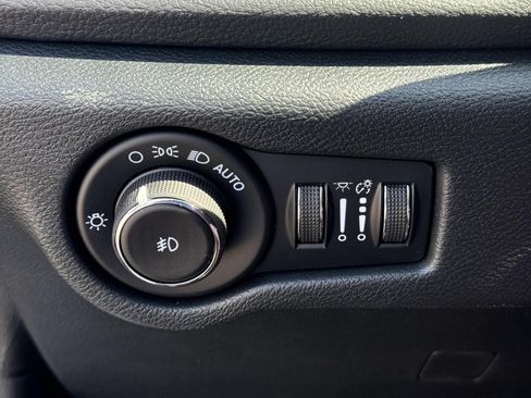 New 2026 Chrysler Pacifica Select FWD image 20