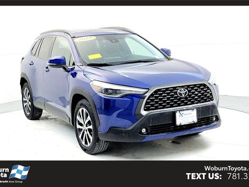 Certified 2022 Toyota Corolla Cross XLE image 1