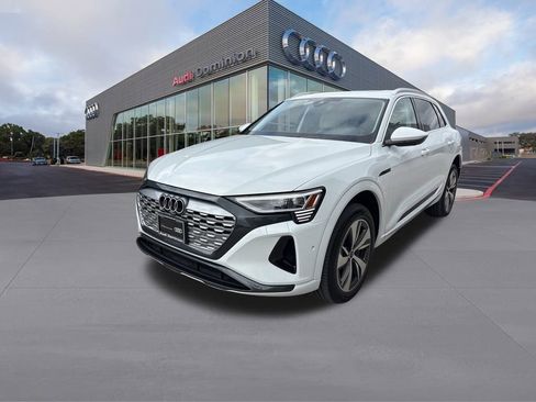 Used 2024 Audi Q8 e-tron Premium Plus w/ Premium Plus Package image 1