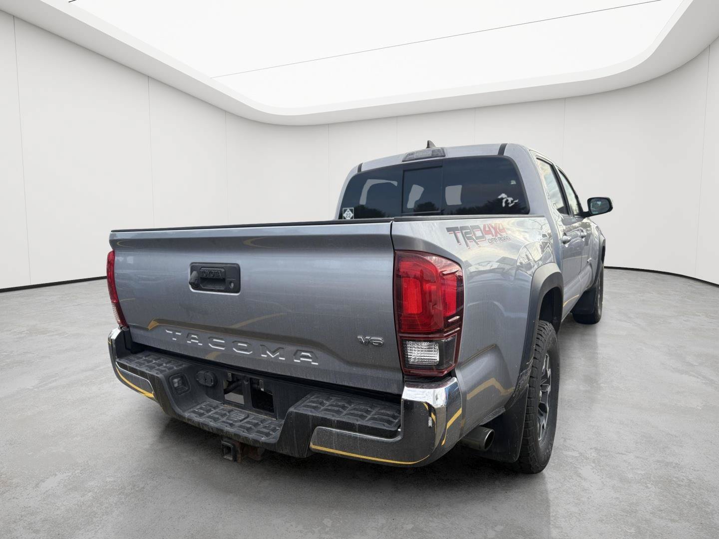 Used 2019 Toyota Tacoma TRD Off-Road AWD/4WD image 6