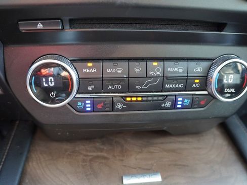 Used 2018 Ford Expedition Max Platinum AWD/4WD image 7