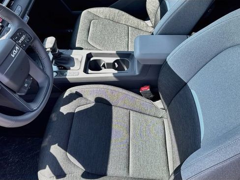 New 2027 Kia Seltos S FWD image 18