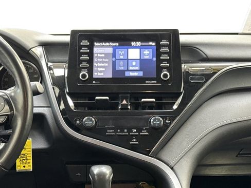 Used 2024 Toyota Camry SE image 23