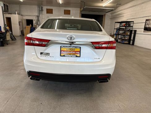 Used 2015 Toyota Avalon XLE FWD image 3
