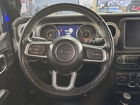 Used 2019 Jeep Wrangler Unlimited Sahara w/ Uconnect 4C Nav & Sound Group AWD/4WD image 19