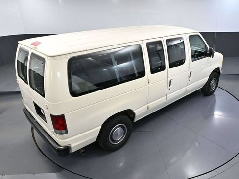 Used 1995 Ford E-150 and Econoline 150 Club Wagon RWD image 44
