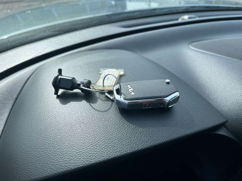 Used 2025 Kia Soul LX w/ LX Technology Package image 21