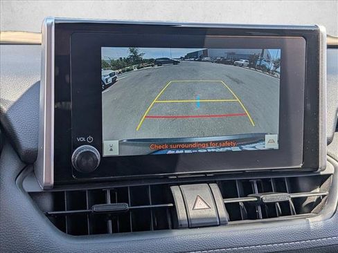 Used 2025 Toyota RAV4 XLE FWD image 17