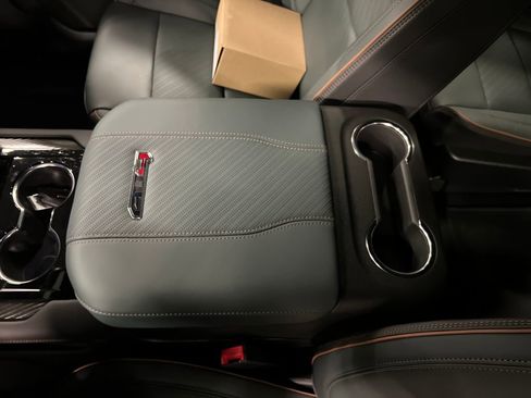 New 2026 GMC Yukon XL AT4 AWD/4WD image 27