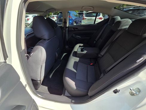 Used 2024 Nissan Altima 2.5 SV AWD/4WD image 17