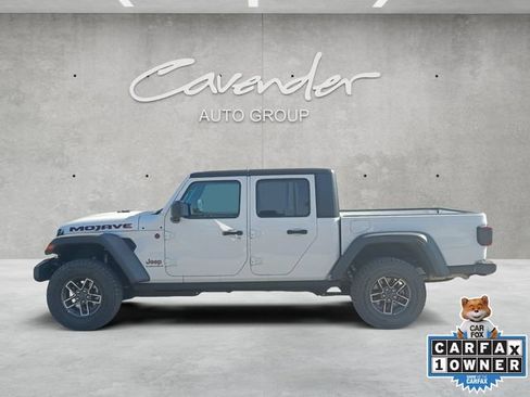 Used 2026 Jeep Gladiator Mojave AWD/4WD image 13