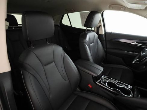 Used 2023 Buick Envision Essence image 25