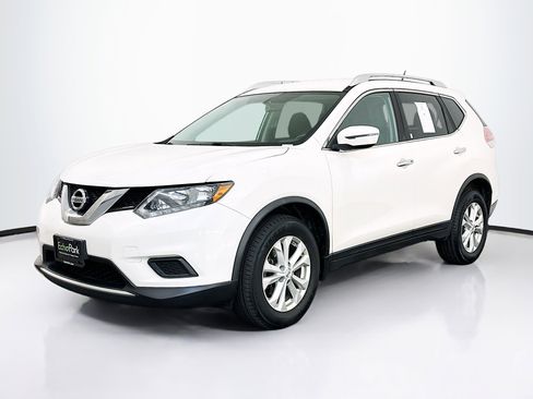 Used 2016 Nissan Rogue SV image 3