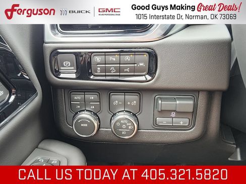 New 2026 GMC Yukon Elevation w/ Elevation Premium Package AWD/4WD image 18