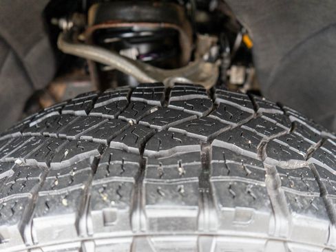 Used 2023 GMC Sierra 1500 AT4 w/ Technology Package image 32