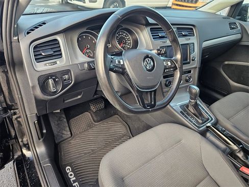 Used 2017 Volkswagen Golf S image 13