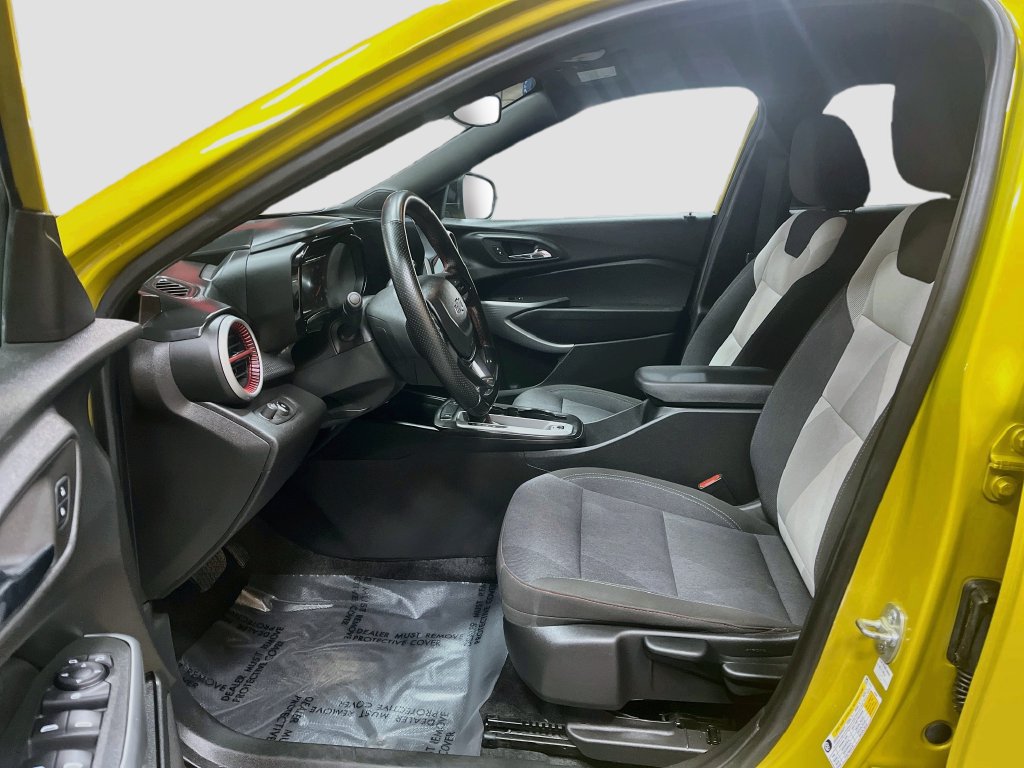 Used 2024 Chevrolet Trax RS w/ Driver Confidence Package FWD image 21