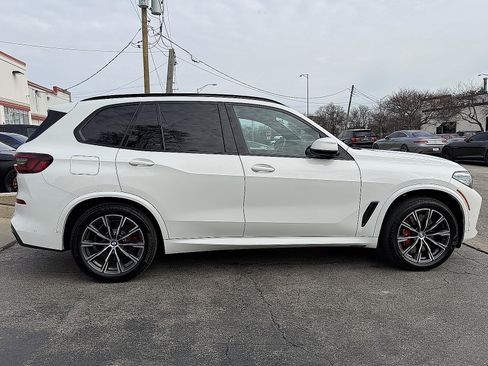 Used 2021 BMW X5 M50i image 10
