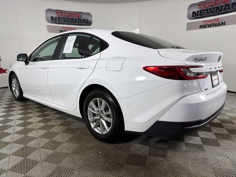 Used 2025 Toyota Camry LE image 5
