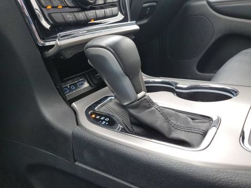 Used 2019 Jeep Grand Cherokee Limited AWD/4WD image 16