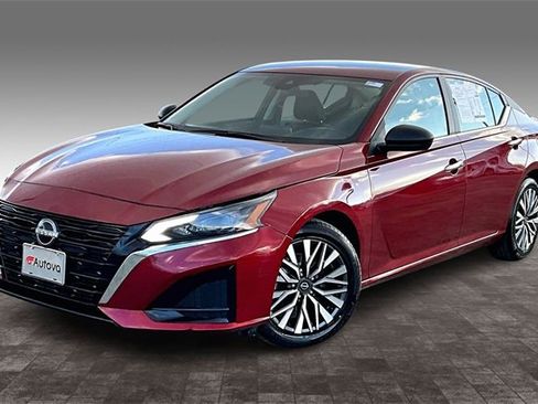 Used 2024 Nissan Altima 2.5 SV image 3