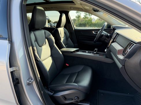 Certified 2023 Volvo XC60 B5 Plus w/ Climate Package image 10