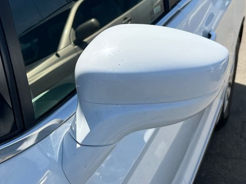 Used 2020 Chrysler Pacifica Touring-L image 9