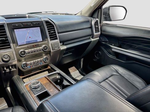 Used 2020 Ford Expedition Platinum RWD image 25