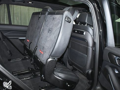 Used 2023 BMW X7 xDrive40i w/ M Sport Package image 68