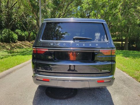 Used 2022 Jeep Wagoneer Series II image 6