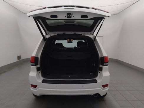 Used 2019 Jeep Grand Cherokee Altitude RWD image 29