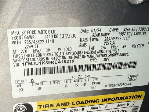 Used 2024 Ford Expedition Limited image 36