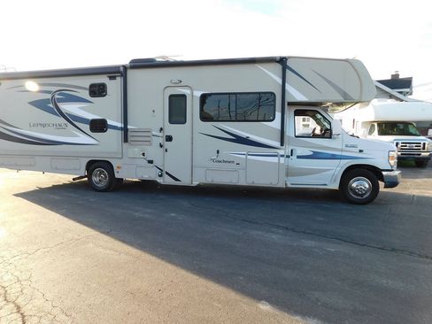 Used 2015 Ford E-450 and Econoline 450 Super Duty w/ Motorhome Prep Package RWD image 52
