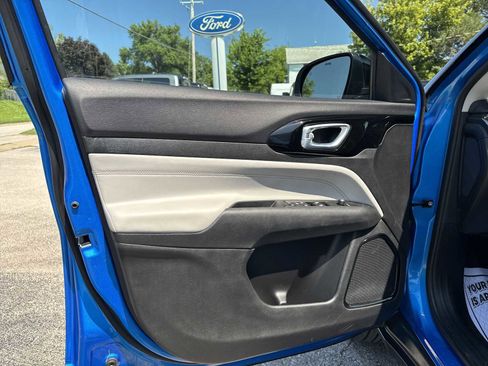 Used 2022 Jeep Compass Limited image 16