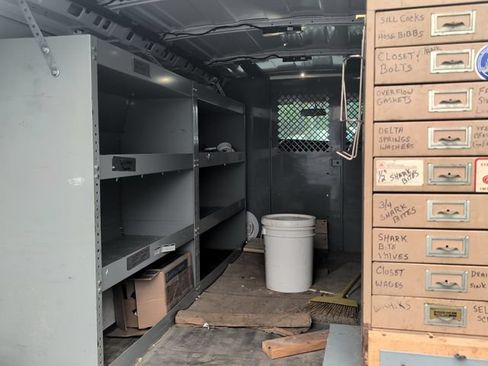 Used 2021 Chevrolet Express 2500 RWD image 3